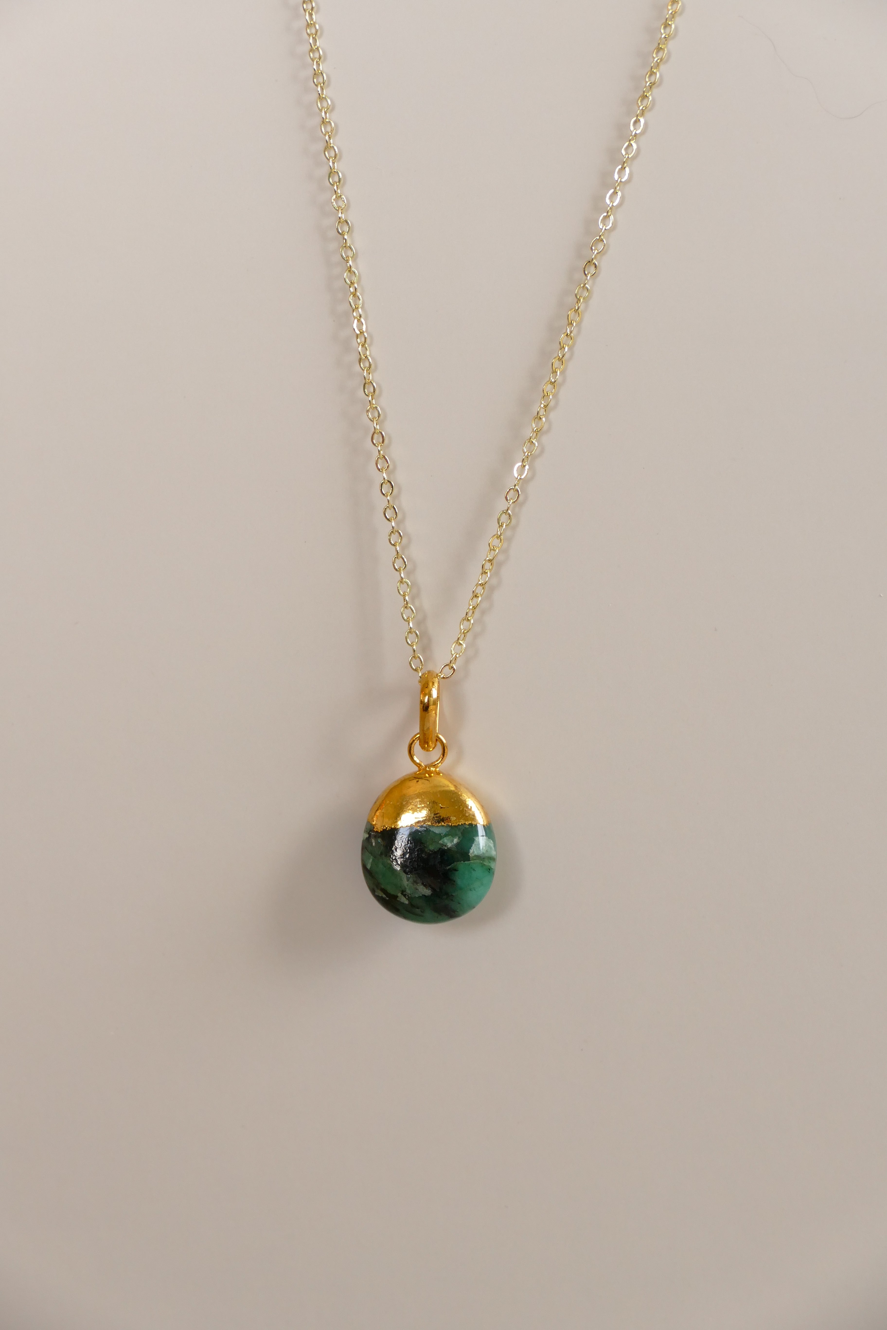 Polished Emerald Diffusing Necklace