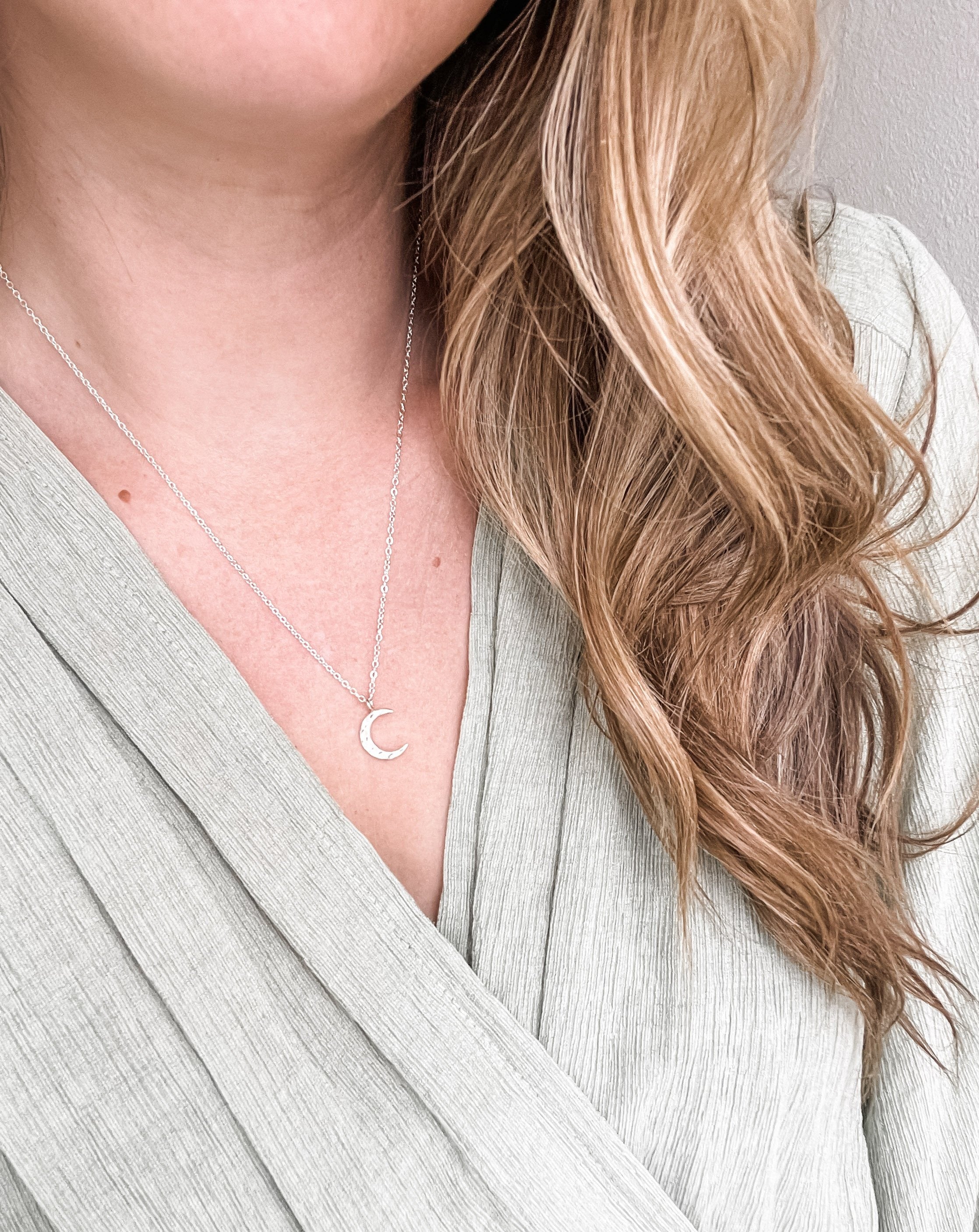 Crescent Moon Diffuser Necklace - Put on Love Designs