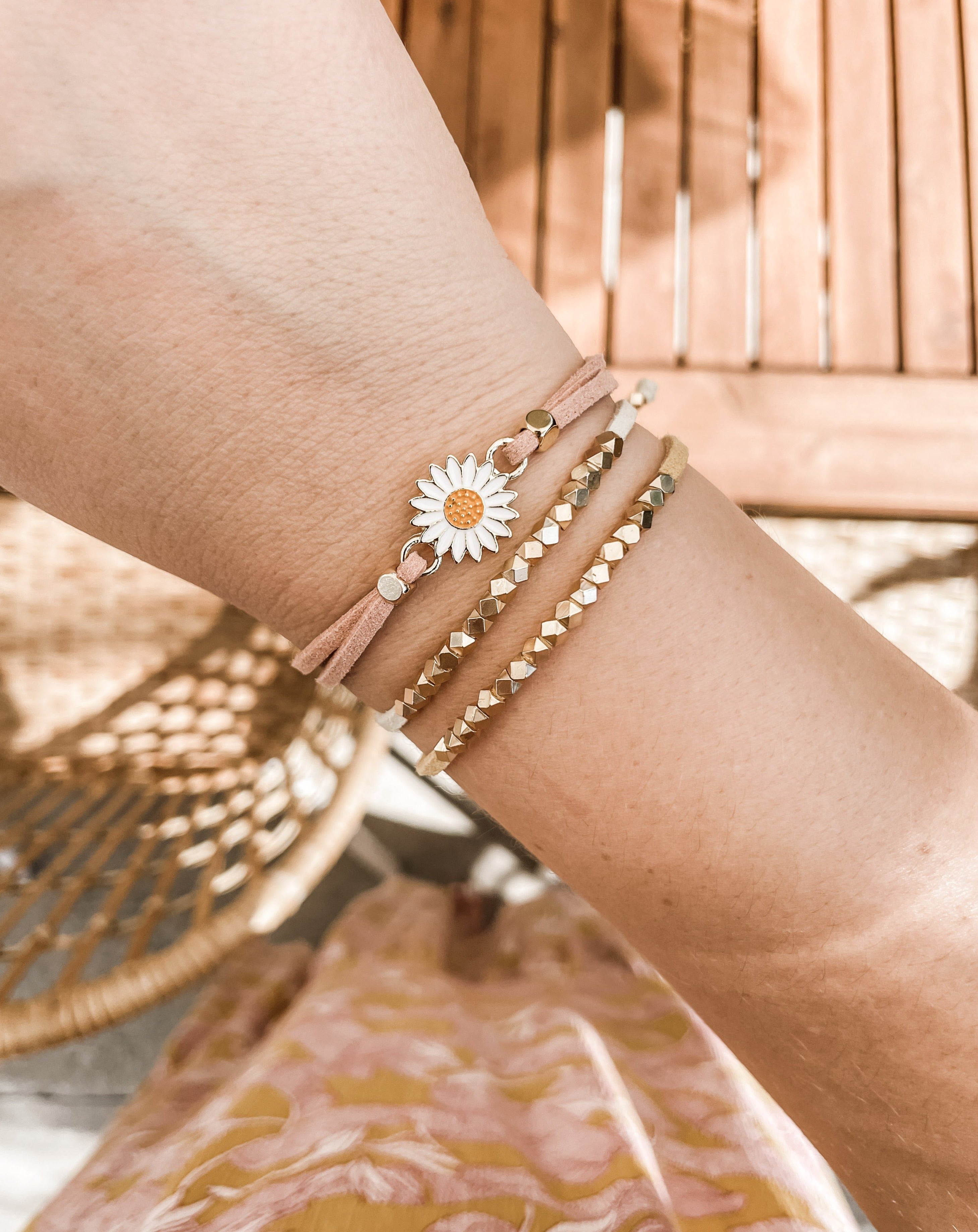 Daisy Diffusing Slider - Put on Love Designs