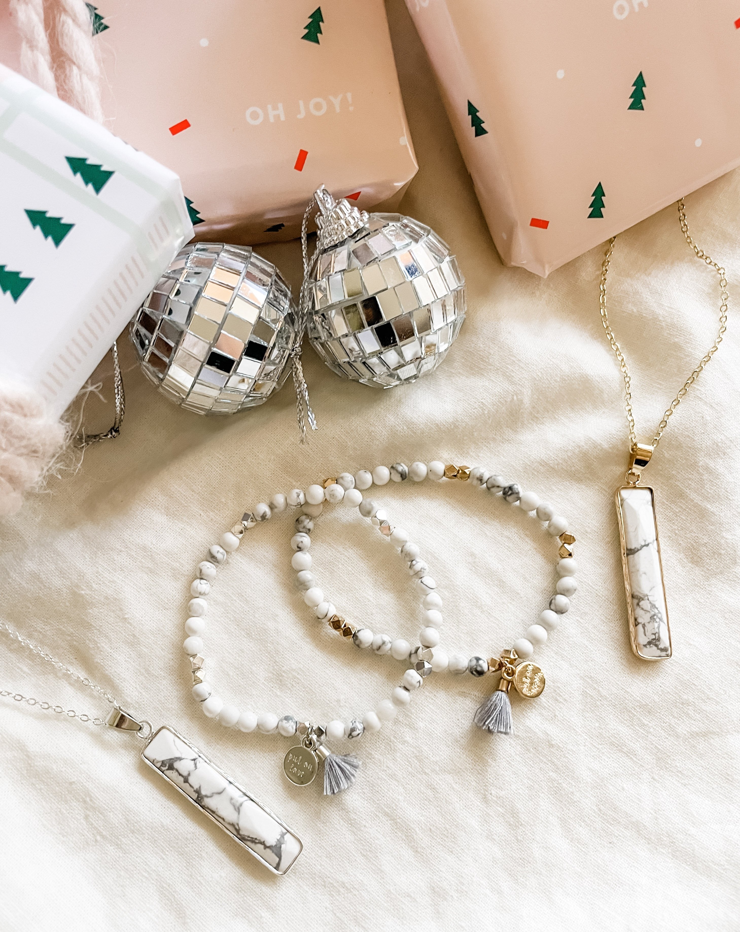 Crystal Bead Diffusing Gold Bracelet - Put on Love Designs