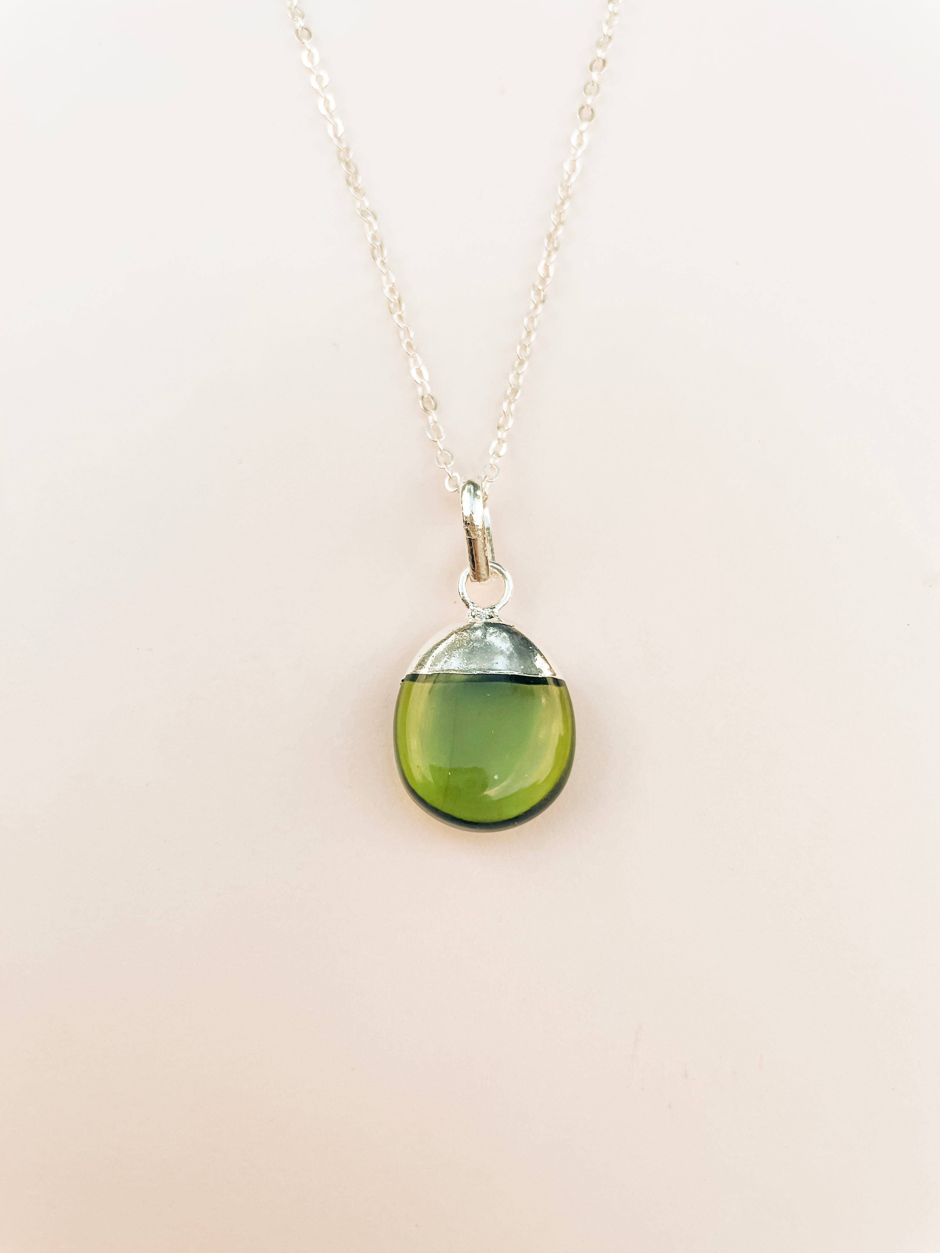 Polished Peridot Diffusing Necklace - Put on Love Designs