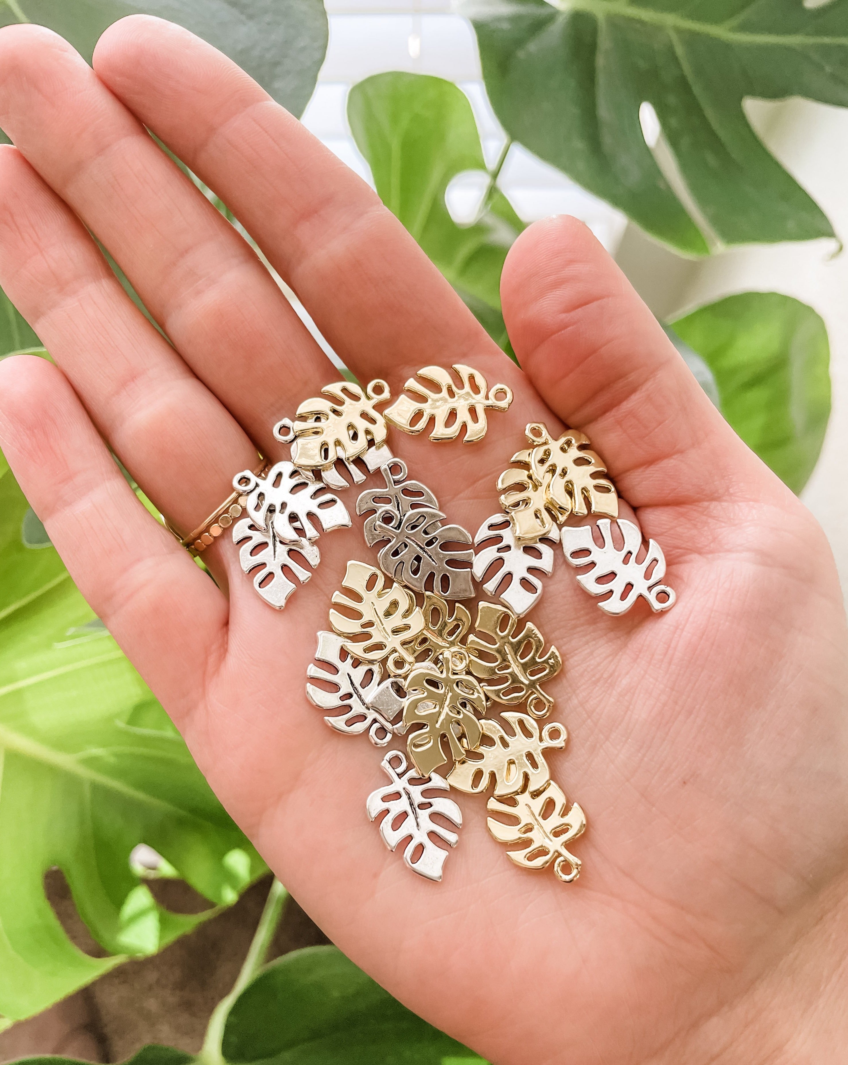 Leaf Diffuser Necklace - Put on Love Designs