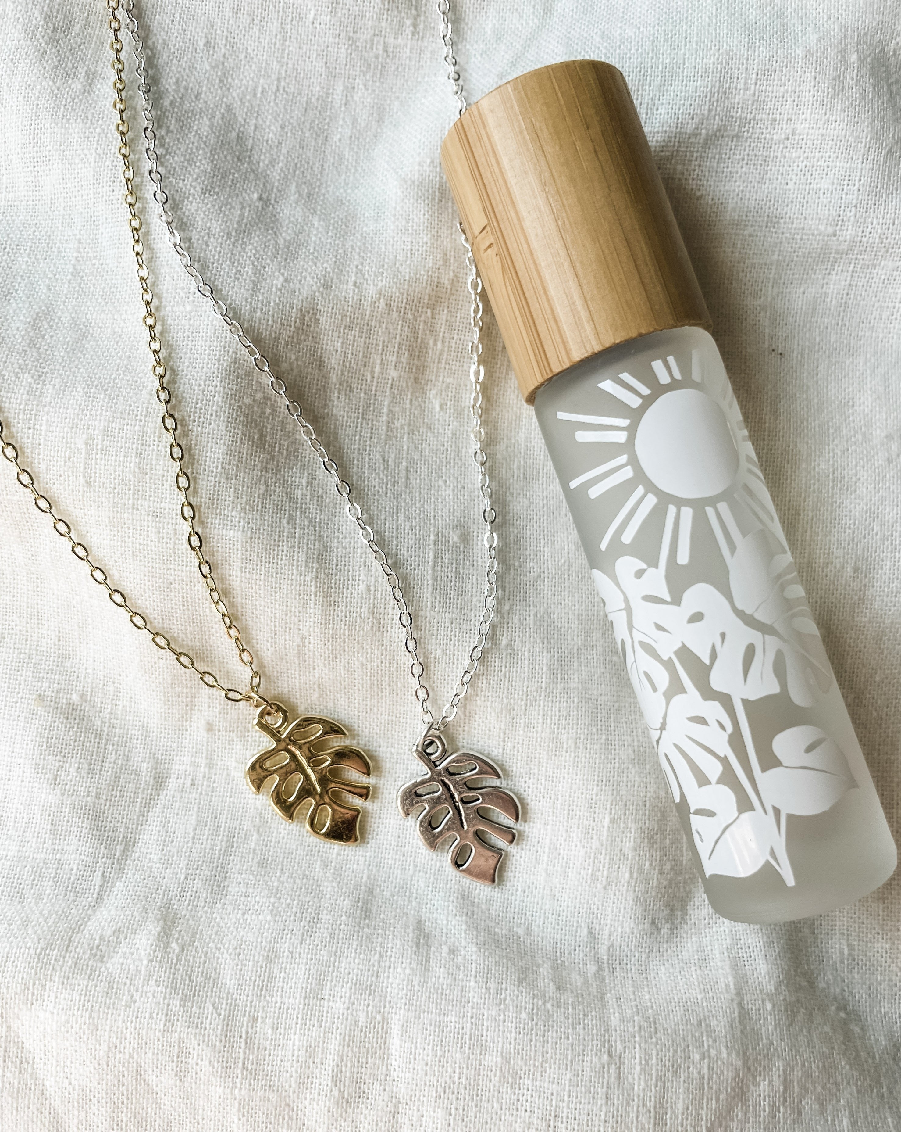 Leaf Diffuser Necklace - Put on Love Designs