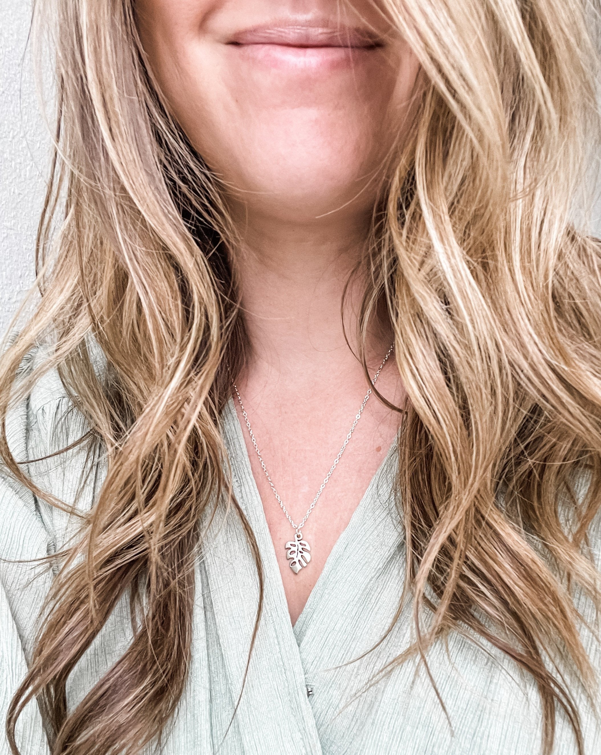 Leaf Diffuser Necklace - Put on Love Designs