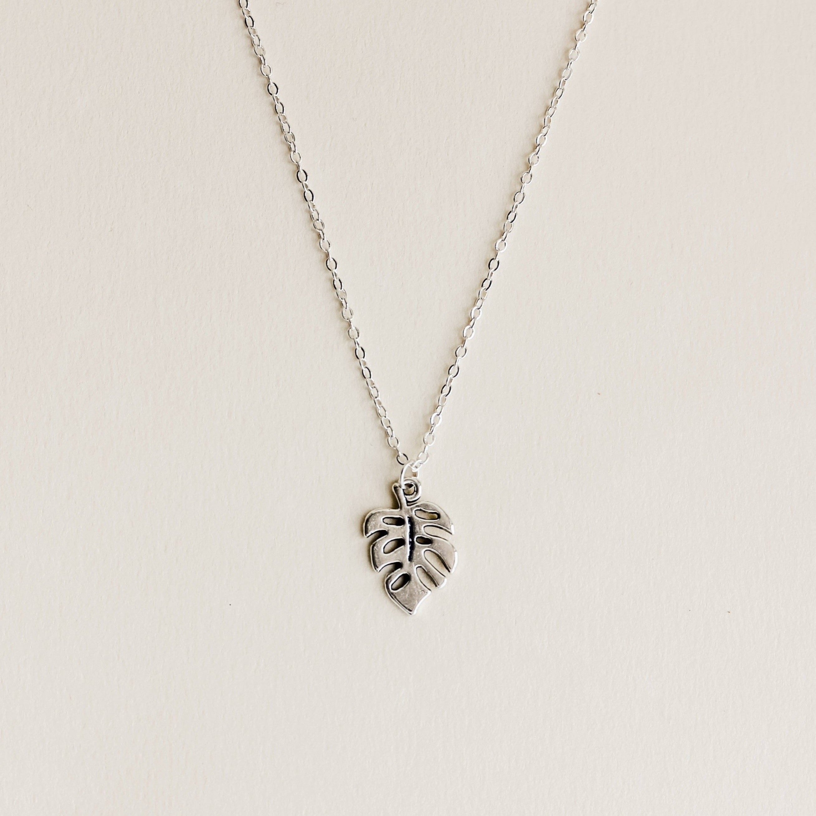 Leaf Diffuser Necklace - Put on Love Designs