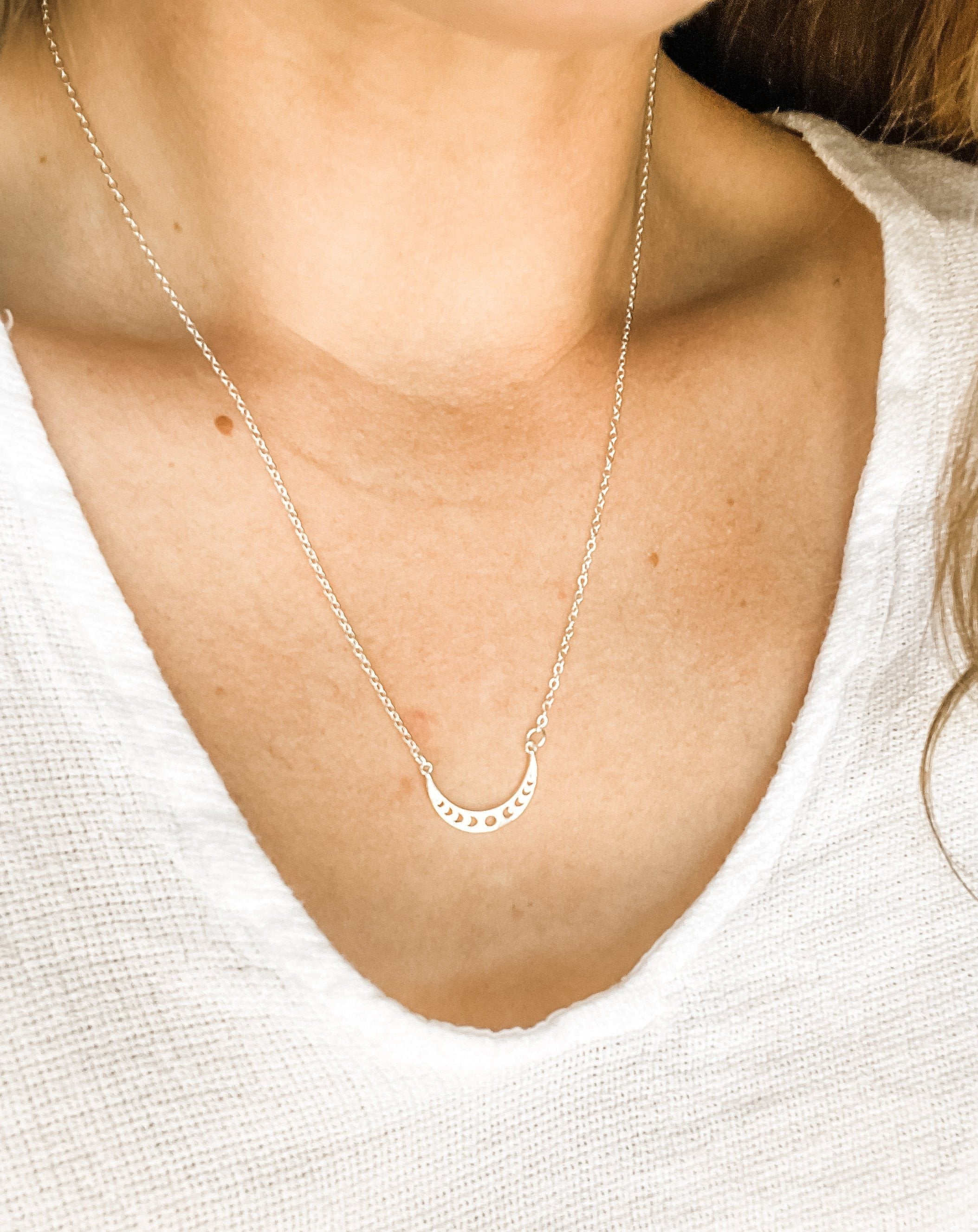 Luna Diffuser Necklace - Put on Love Designs